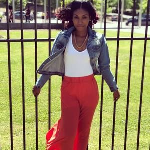 Meet your Posher, Mia